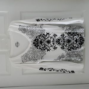Juniors long sleeve Mudd shirt. XL. White, black,gray. Black has subtle sparkle.